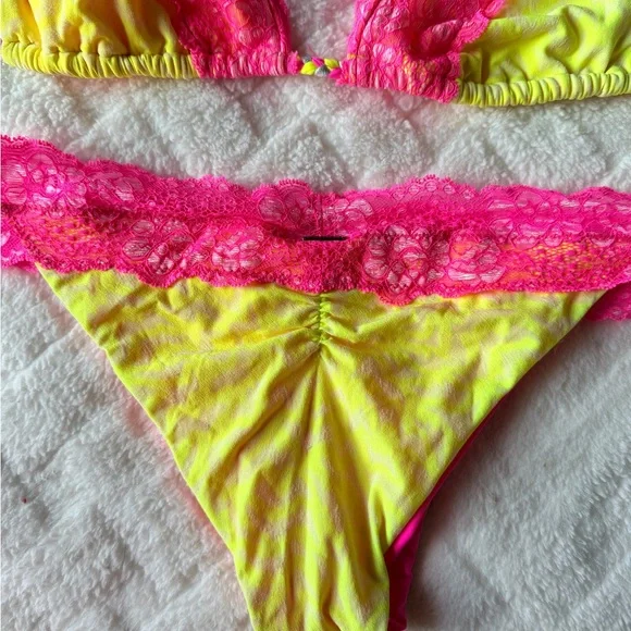 Beach Bunny Neon Dream bikini set XL neon green pink leopard lace - Picture 7 of 7